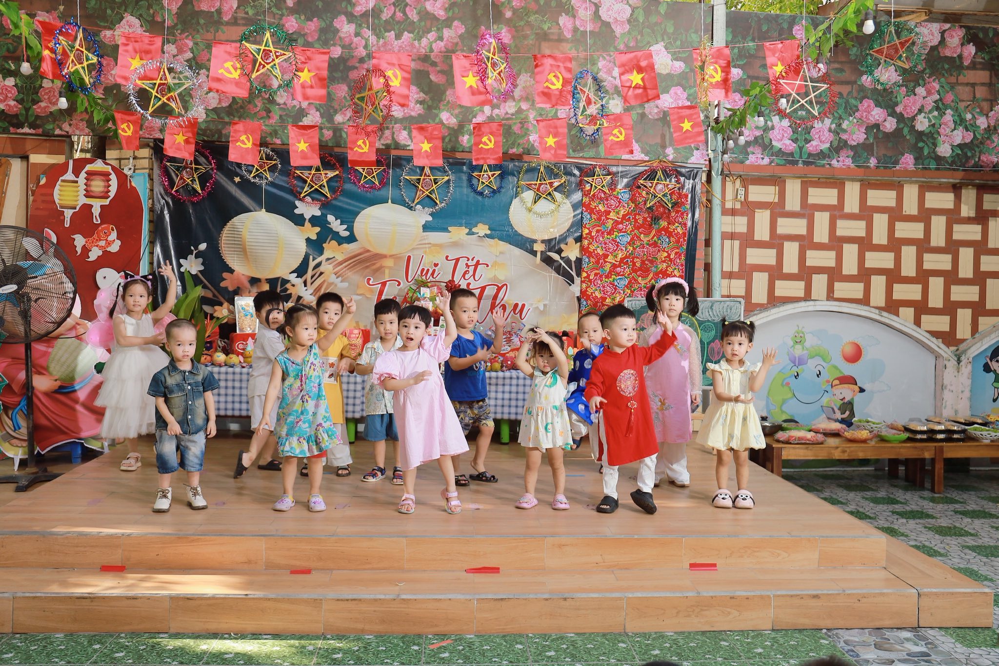 Biểu diễn và lễ hội của các bé