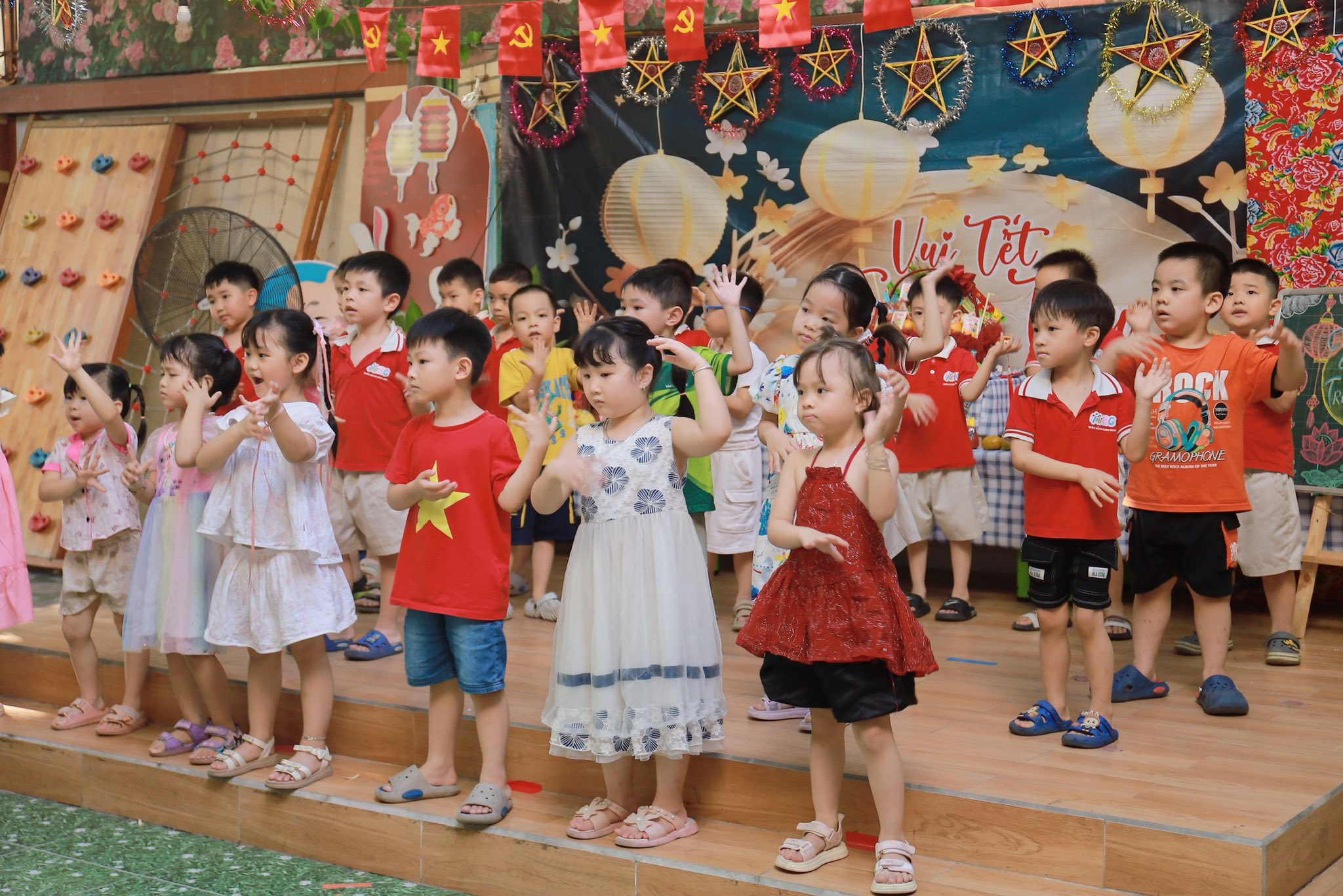 Biểu diễn và lễ hội của các bé